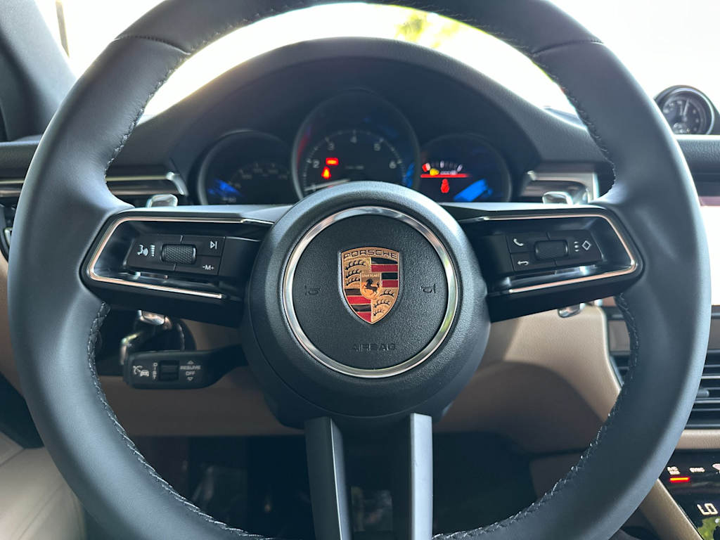 Thumbnail: 2026 Porsche Macan - 14
