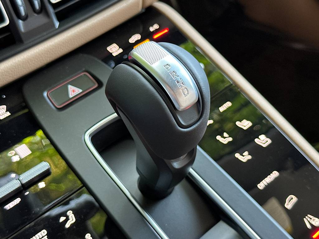 Thumbnail: 2026 Porsche Macan - 29