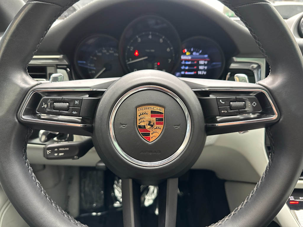 Thumbnail: 2022 Porsche Macan - 29