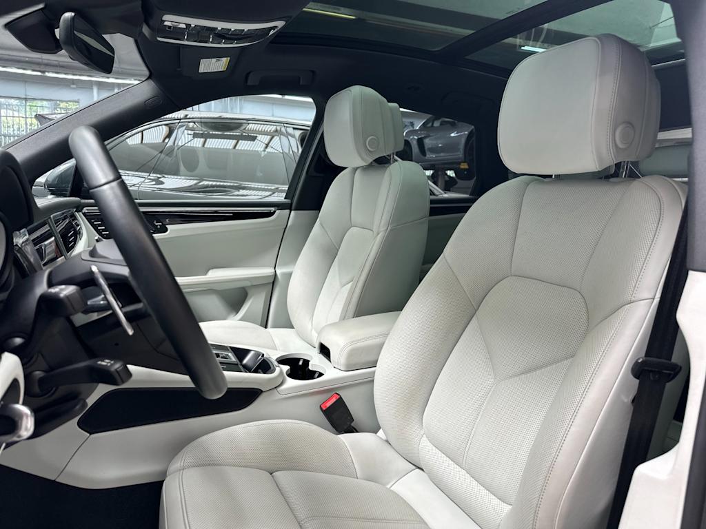 Thumbnail: 2022 Porsche Macan - 10
