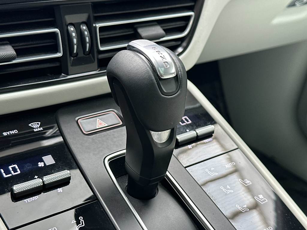 Thumbnail: 2022 Porsche Macan - 28