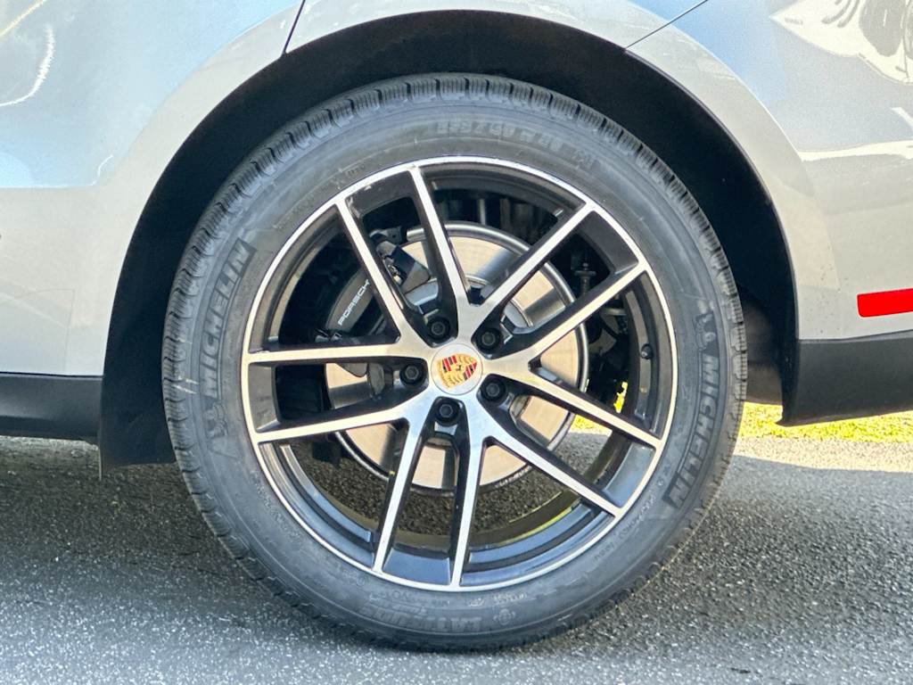 Thumbnail: 2023 Porsche Macan - 8