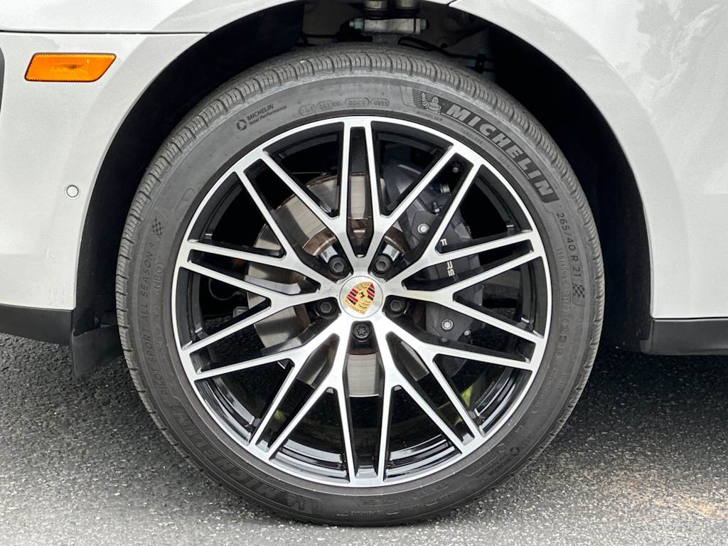 Thumbnail: 2024 Porsche Macan - 7