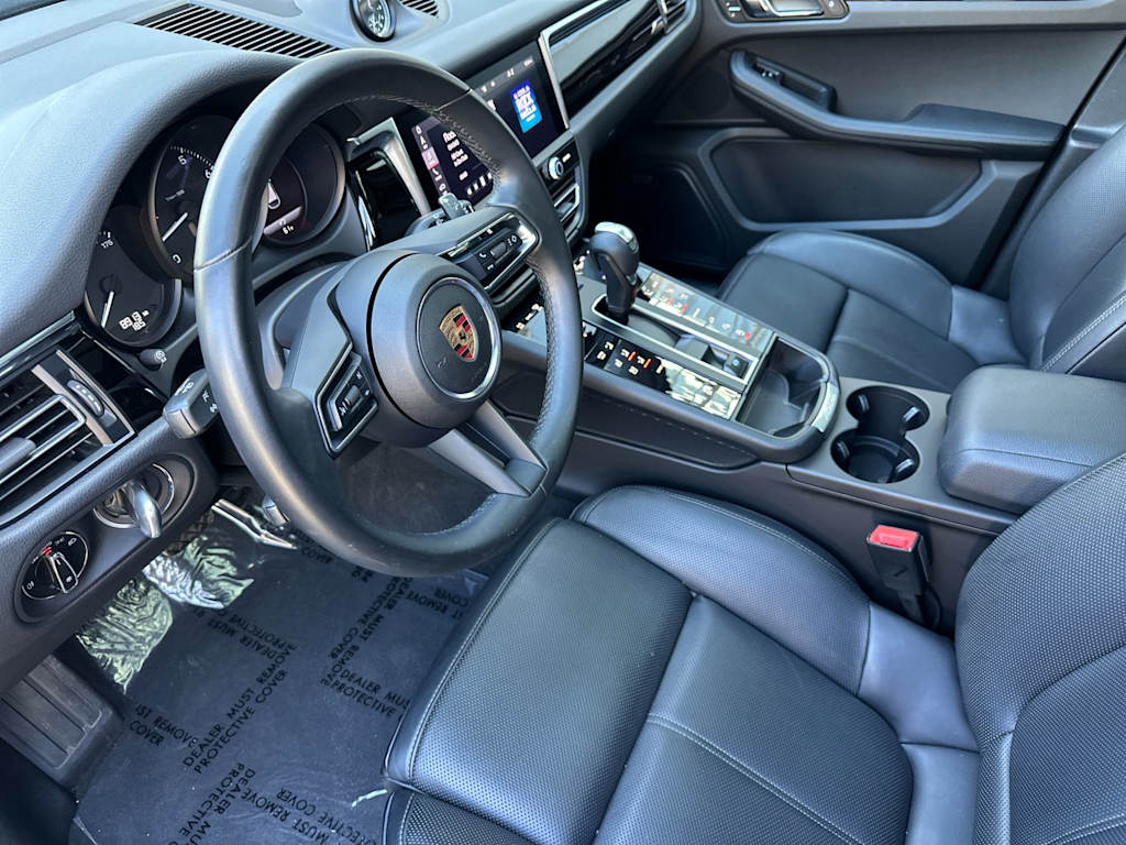 Thumbnail: 2025 Porsche Macan - 10