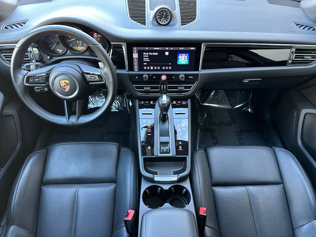 Thumbnail: 2025 Porsche Macan - 2