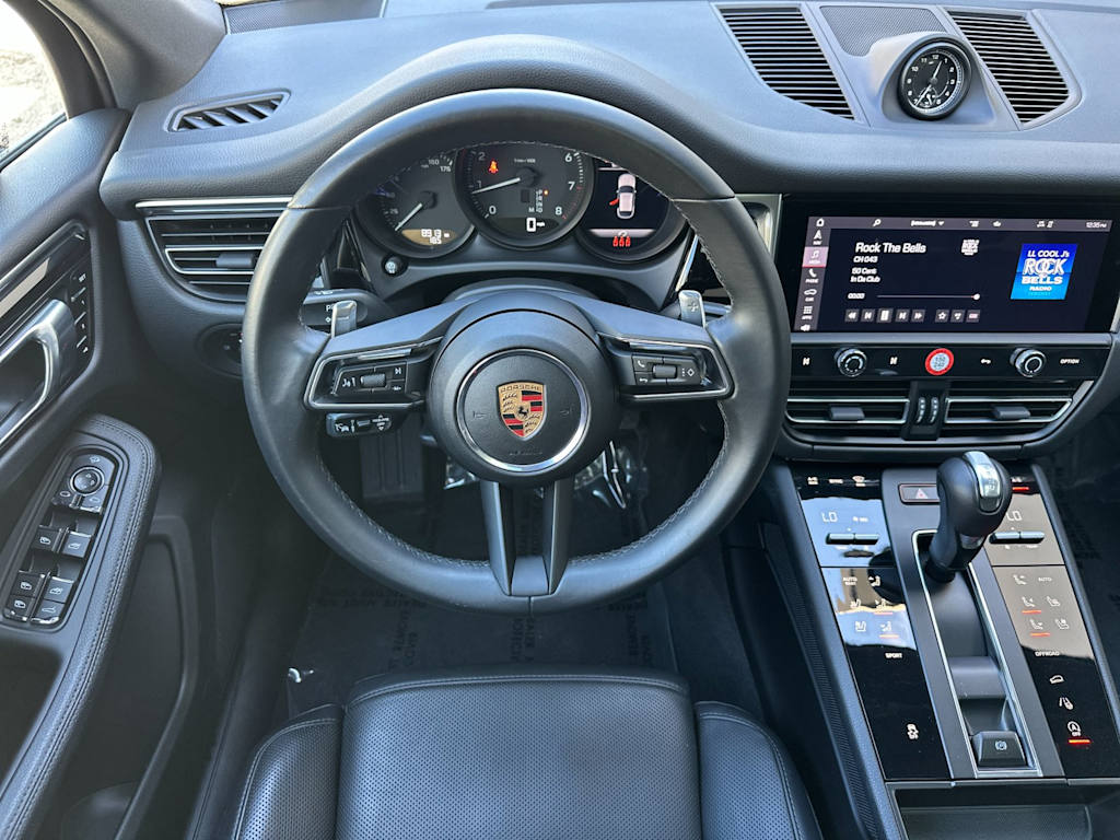 Thumbnail: 2025 Porsche Macan - 9