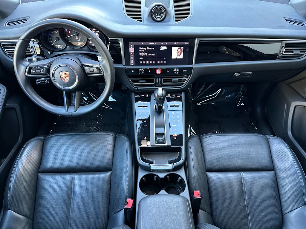 Thumbnail: 2025 Porsche Macan - 2