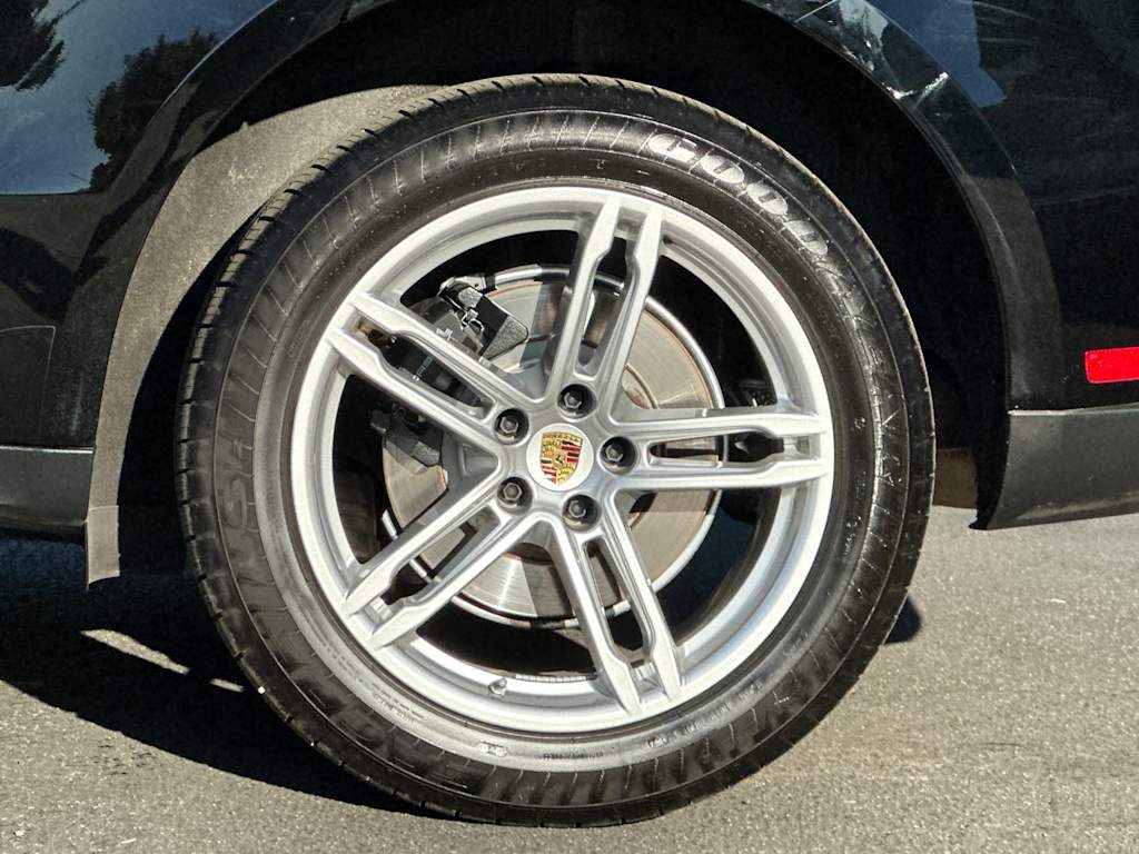 Thumbnail: 2025 Porsche Macan - 8