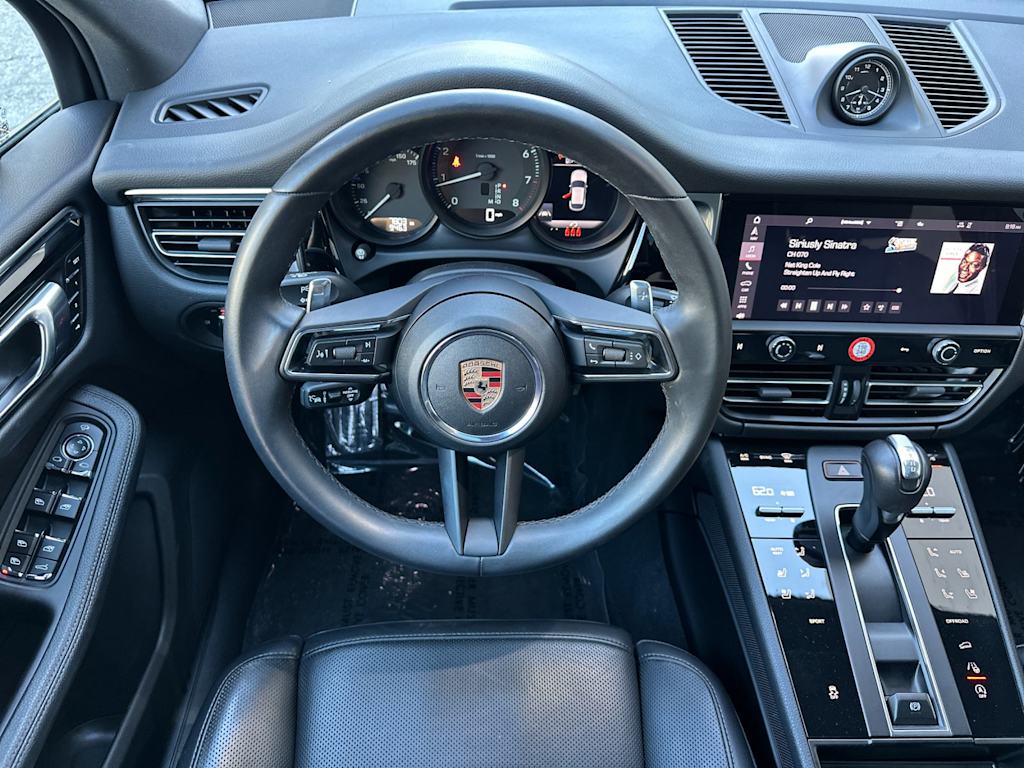 Thumbnail: 2025 Porsche Macan - 9