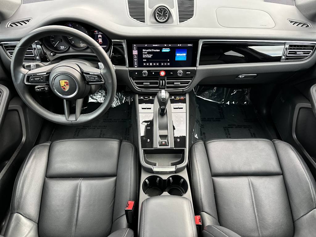 Thumbnail: 2025 Porsche Macan - 2