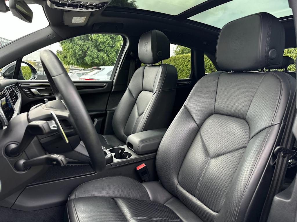 Thumbnail: 2025 Porsche Macan - 11