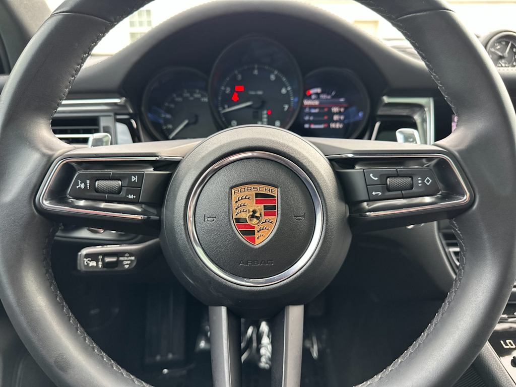 Thumbnail: 2025 Porsche Macan - 13