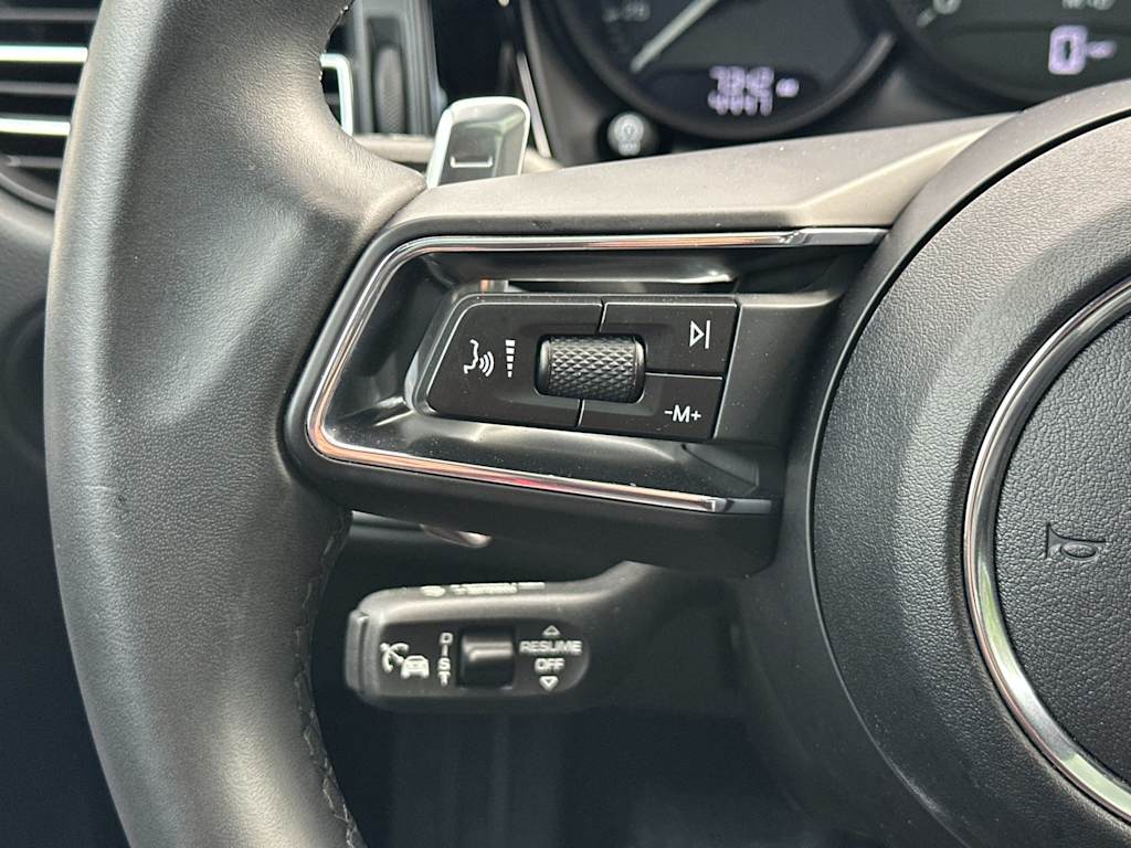 Thumbnail: 2025 Porsche Macan - 31