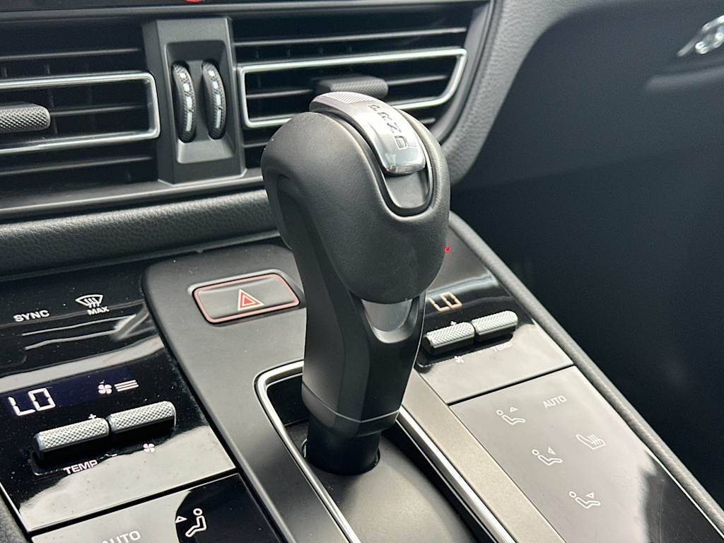 Thumbnail: 2025 Porsche Macan - 30