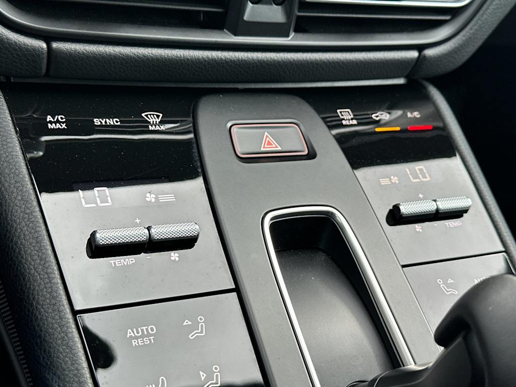 Thumbnail: 2025 Porsche Macan - 15