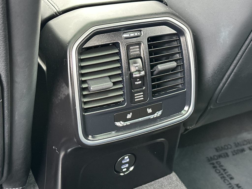 Thumbnail: 2025 Porsche Macan - 23