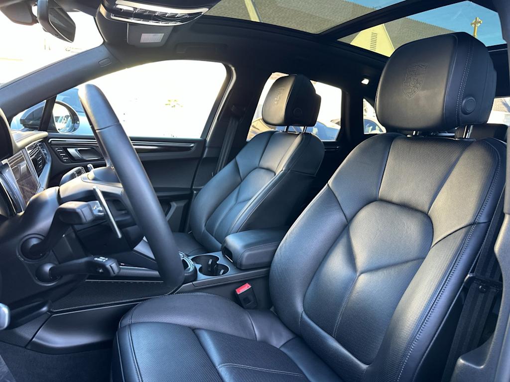 Thumbnail: 2025 Porsche Macan - 10