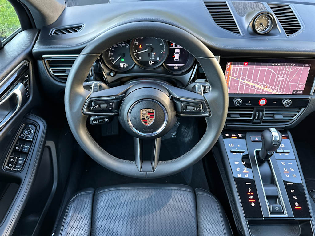 Thumbnail: 2025 Porsche Macan - 12