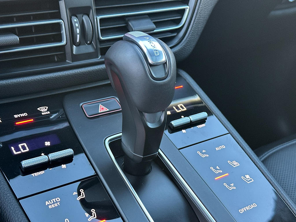 Thumbnail: 2025 Porsche Macan - 29