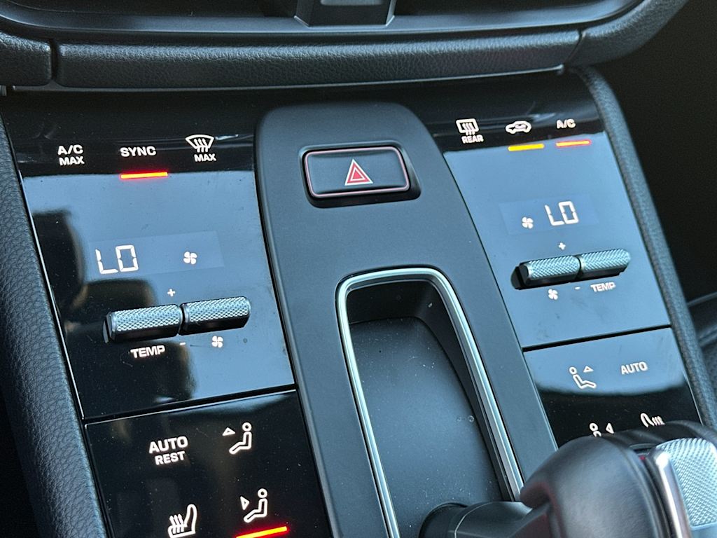 Thumbnail: 2025 Porsche Macan - 15