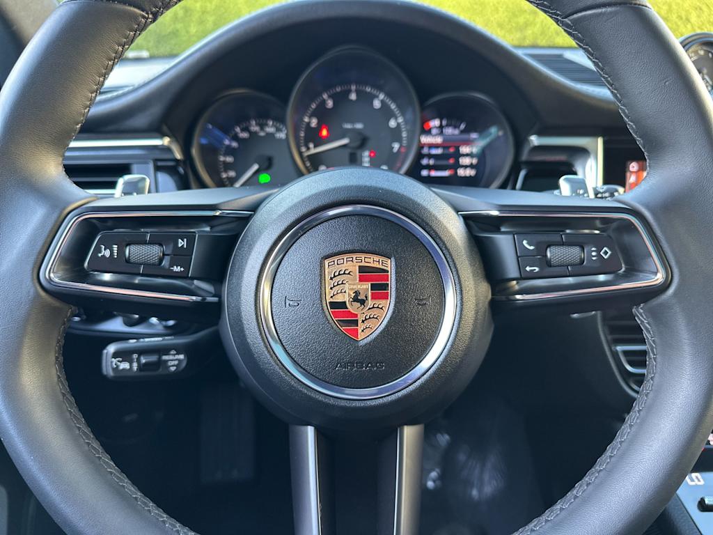 Thumbnail: 2025 Porsche Macan - 30