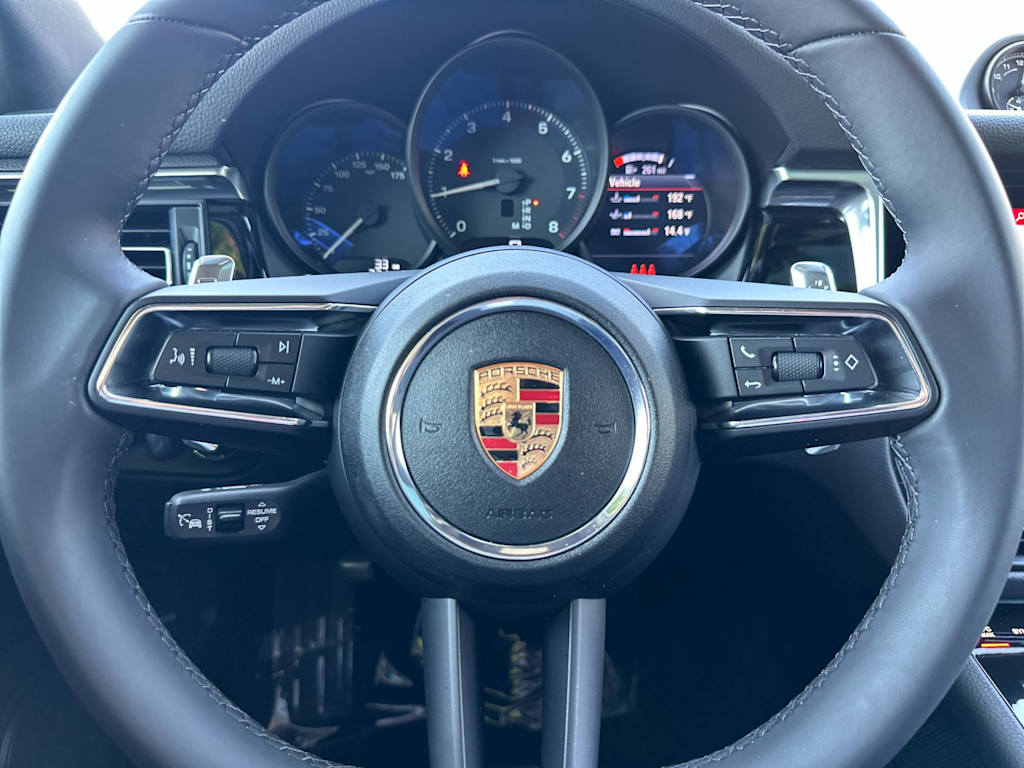 Thumbnail: 2025 Porsche Macan - 29