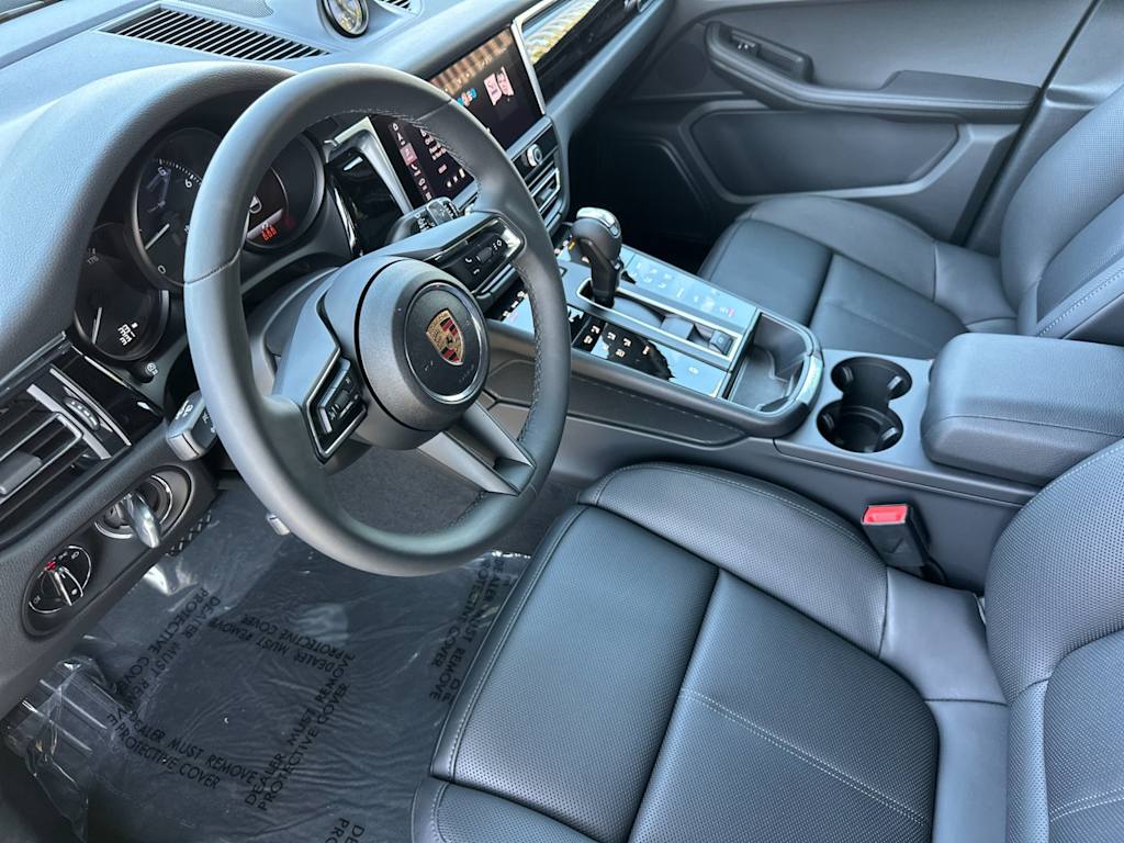 Thumbnail: 2025 Porsche Macan - 9