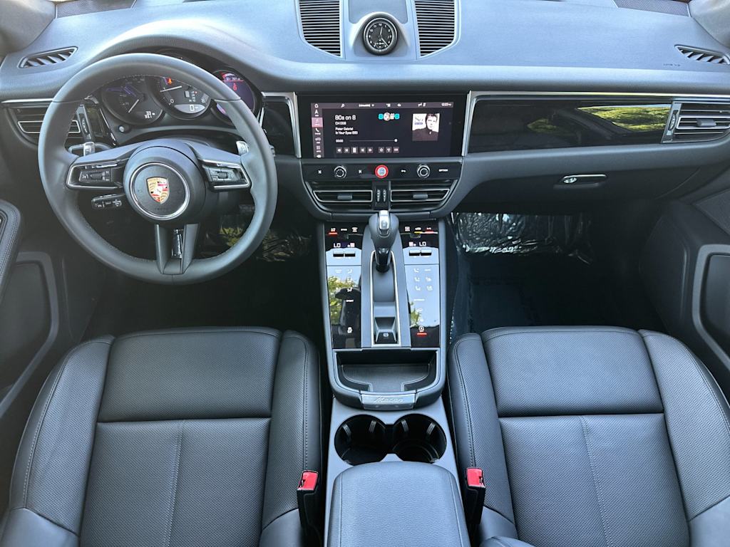 Thumbnail: 2025 Porsche Macan - 2