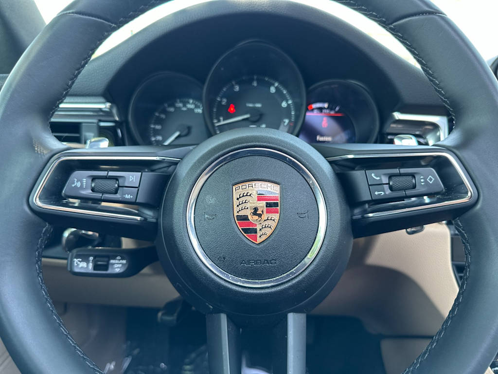 Thumbnail: 2025 Porsche Macan - 29