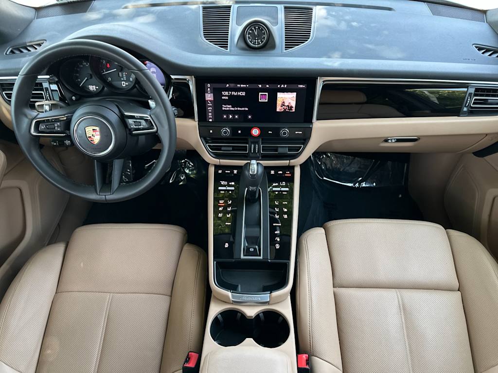 Thumbnail: 2025 Porsche Macan - 8