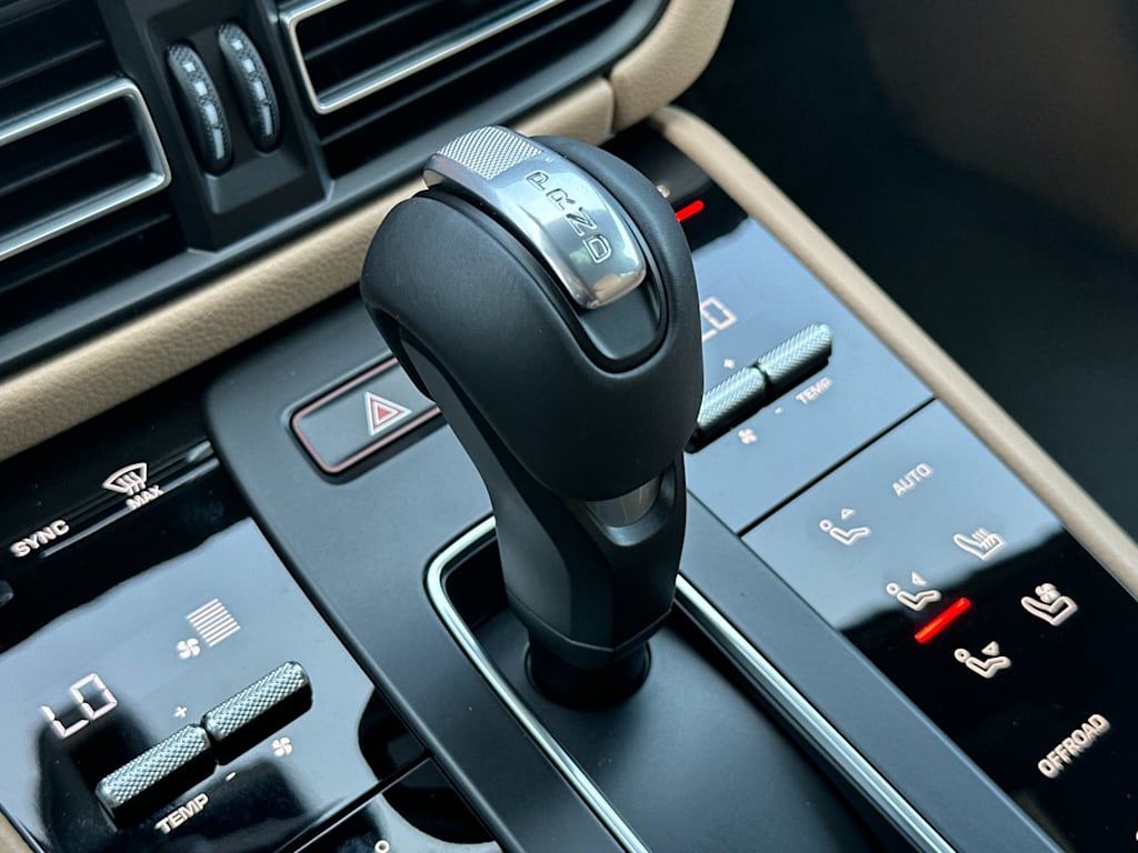 Thumbnail: 2025 Porsche Macan - 28