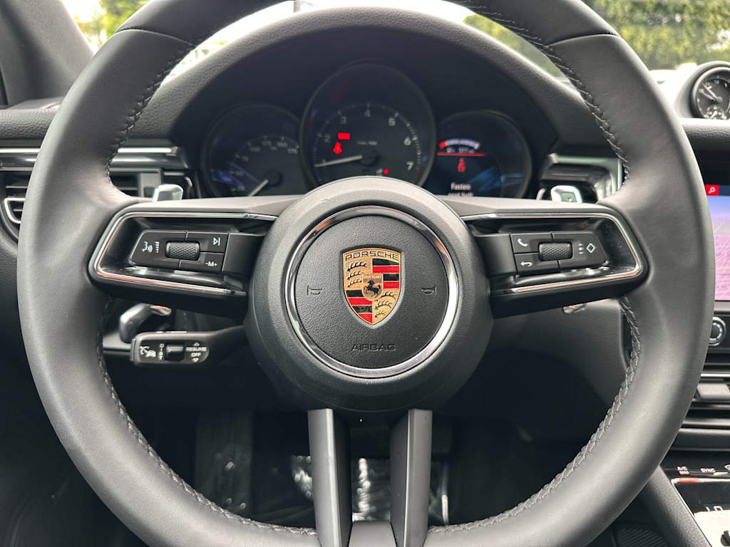 Thumbnail: 2026 Porsche Macan - 14