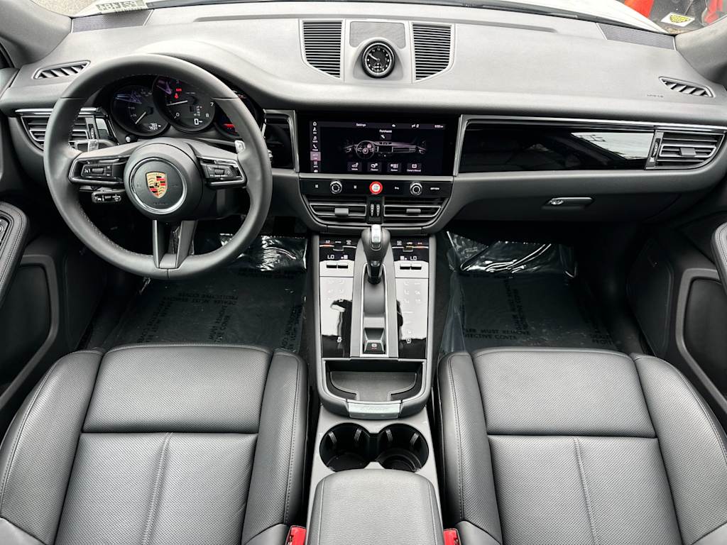Thumbnail: 2026 Porsche Macan - 2