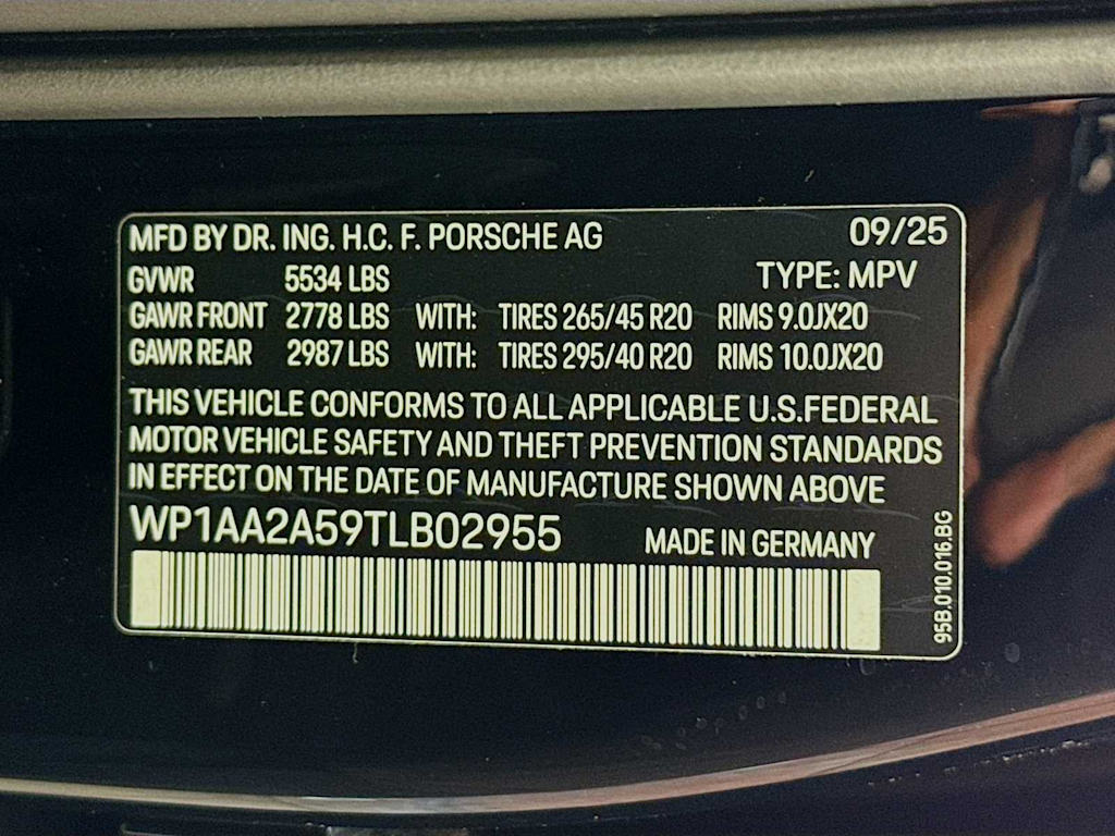 Thumbnail: 2026 Porsche Macan - 15
