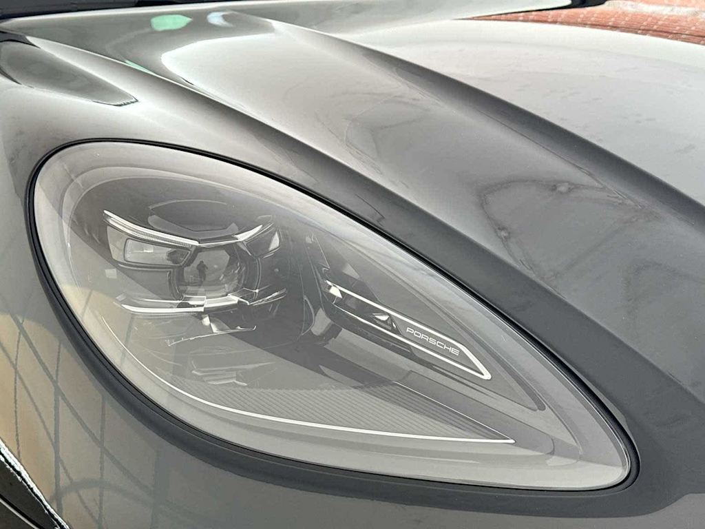Thumbnail: 2026 Porsche Macan - 54