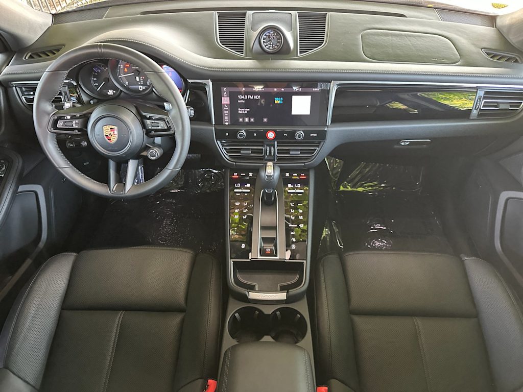 Thumbnail: 2026 Porsche Macan - 9