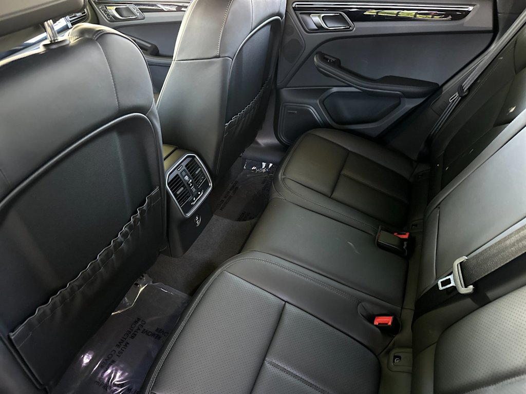 Thumbnail: 2026 Porsche Macan - 11