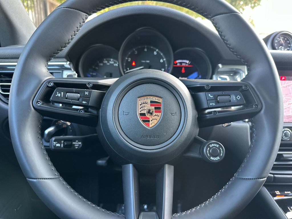Thumbnail: 2026 Porsche Macan - 14
