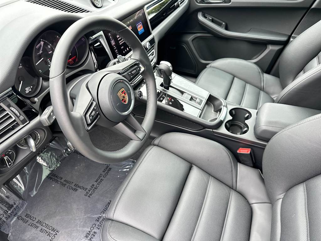 Thumbnail: 2026 Porsche Macan - 9