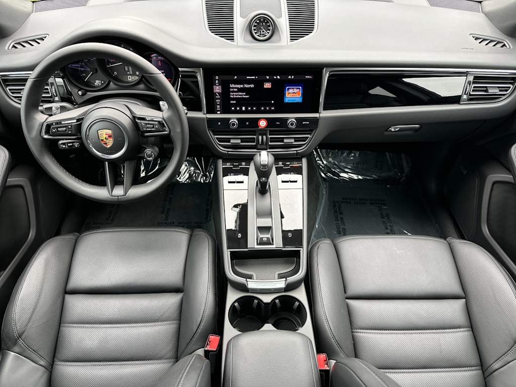 Thumbnail: 2026 Porsche Macan - 2