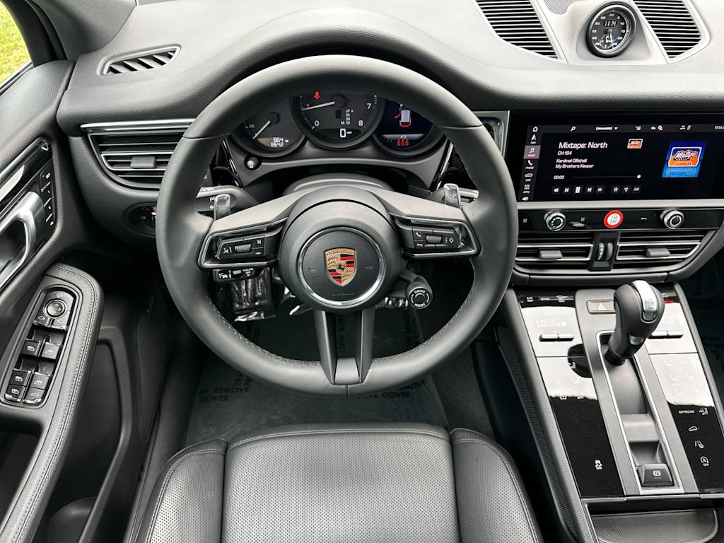 Thumbnail: 2026 Porsche Macan - 8