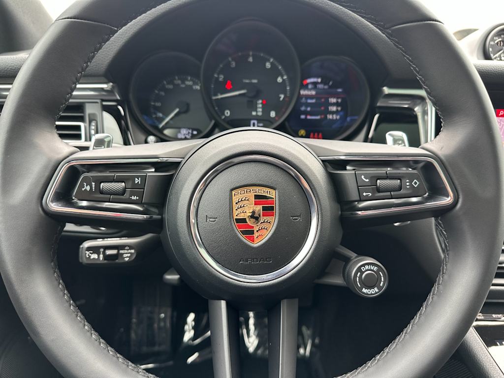 Thumbnail: 2026 Porsche Macan - 29