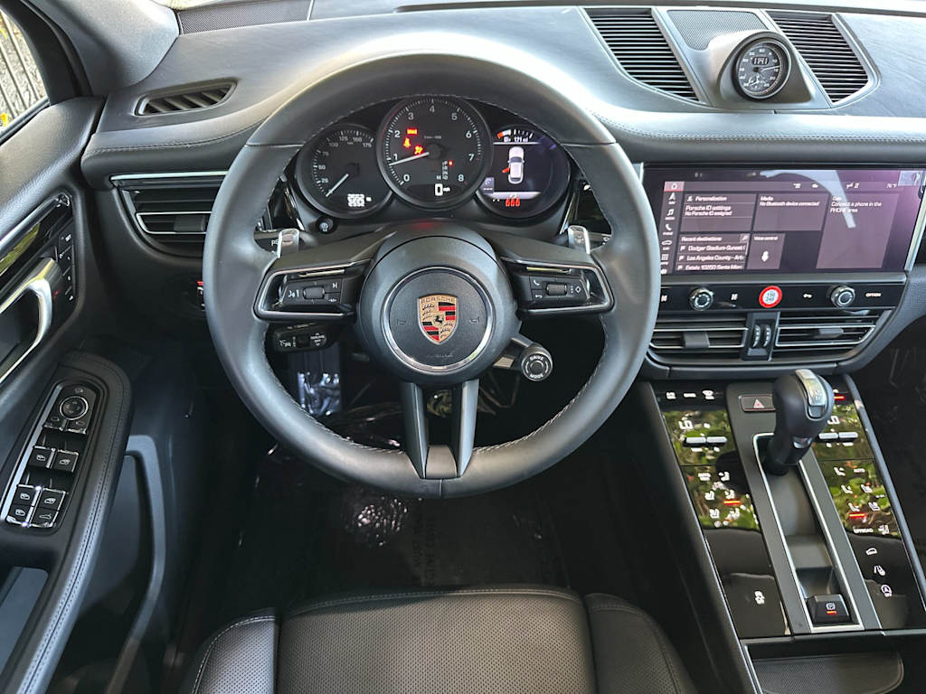 Thumbnail: 2026 Porsche Macan - 12