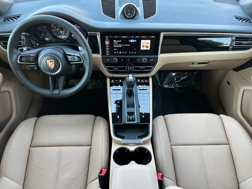 Thumbnail: 2026 Porsche Macan - 2