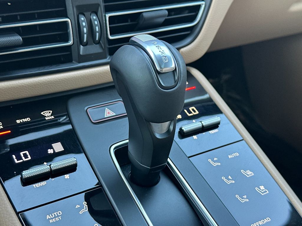 Thumbnail: 2026 Porsche Macan - 28