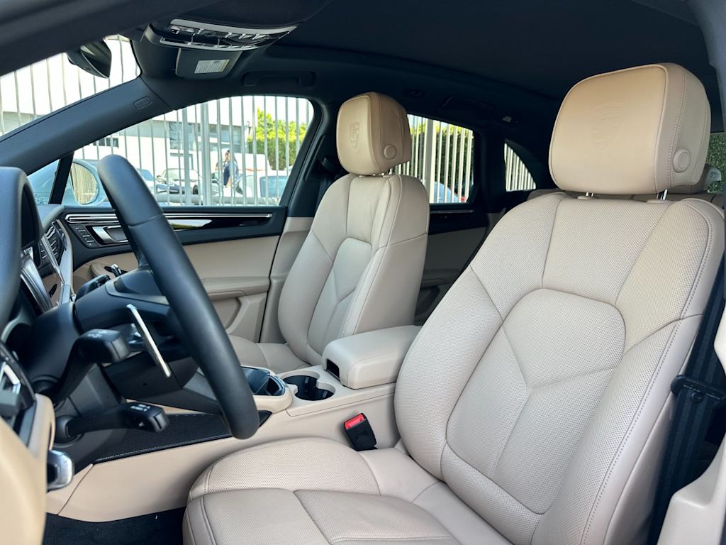 Thumbnail: 2026 Porsche Macan - 11