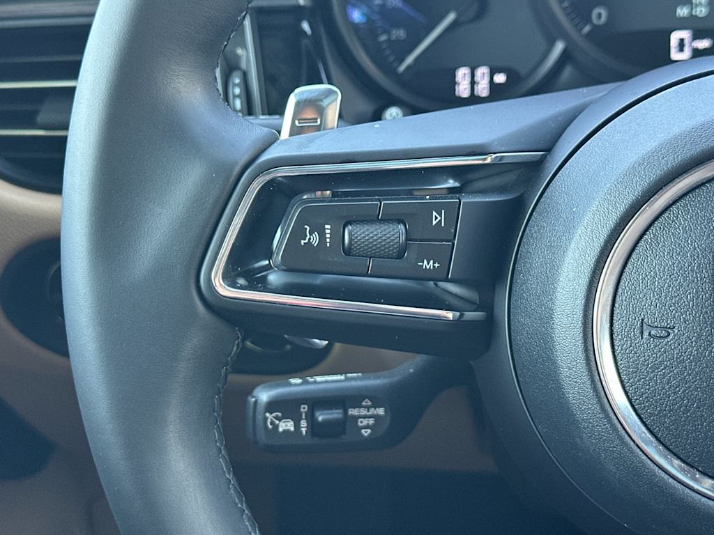 Thumbnail: 2026 Porsche Macan - 30
