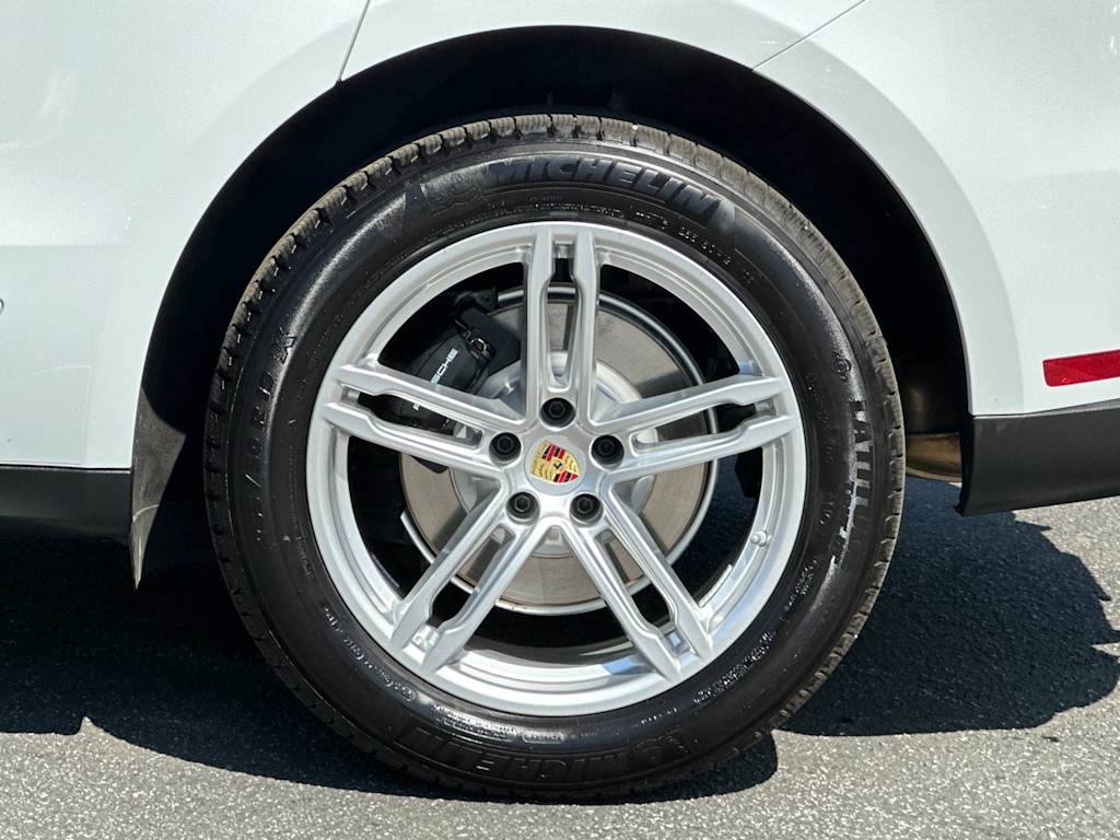 Thumbnail: 2026 Porsche Macan - 8