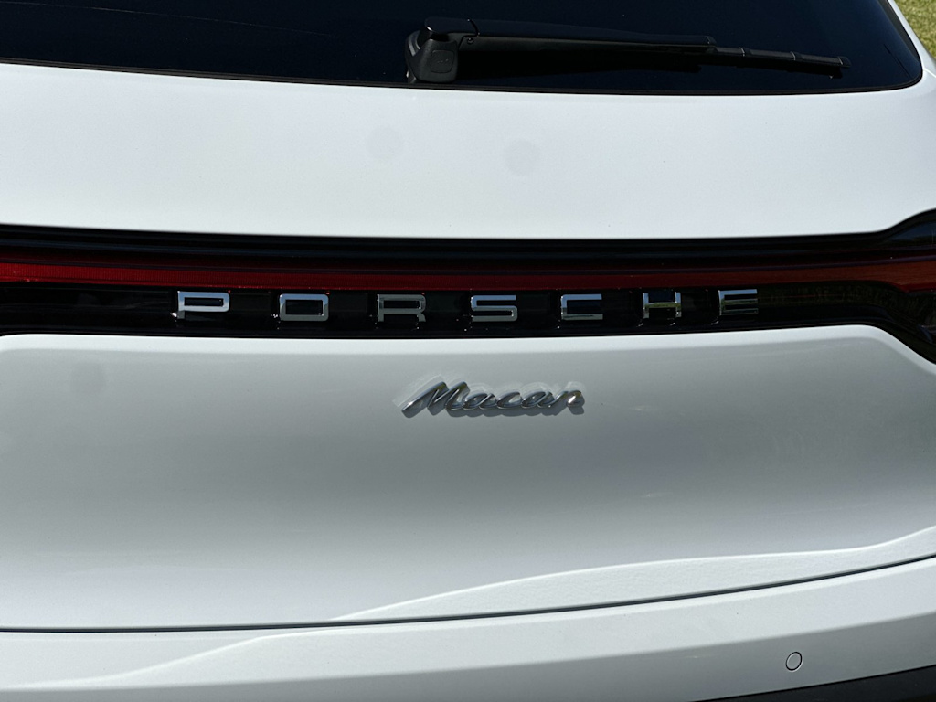 Thumbnail: 2026 Porsche Macan - 7