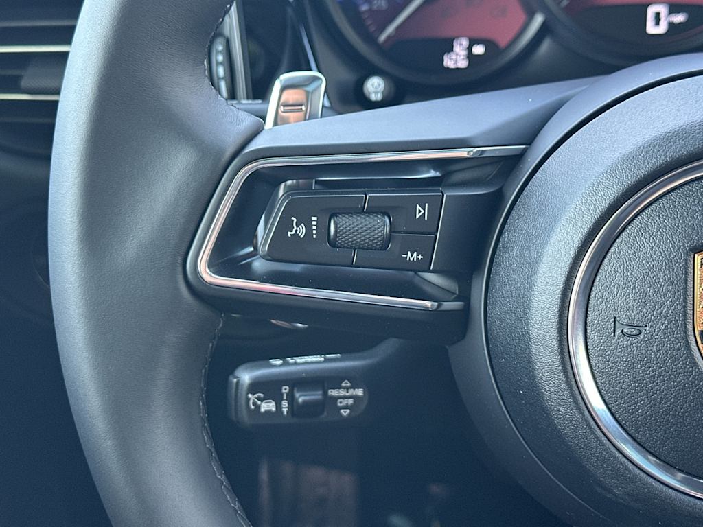 Thumbnail: 2026 Porsche Macan - 30